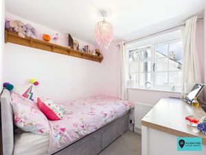 Bedroom- click for photo gallery